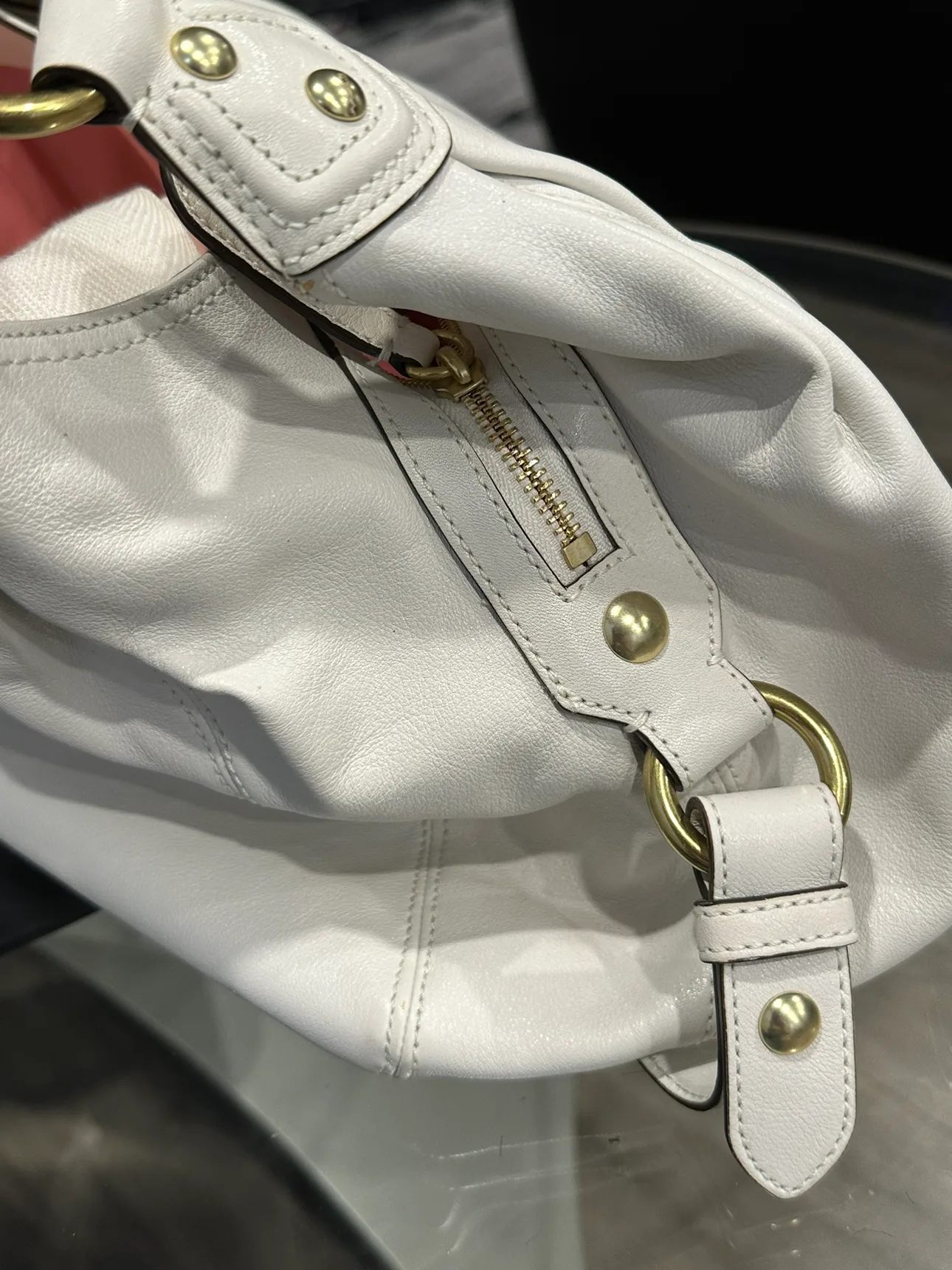 Coach White Leather Bag image indicator(4)