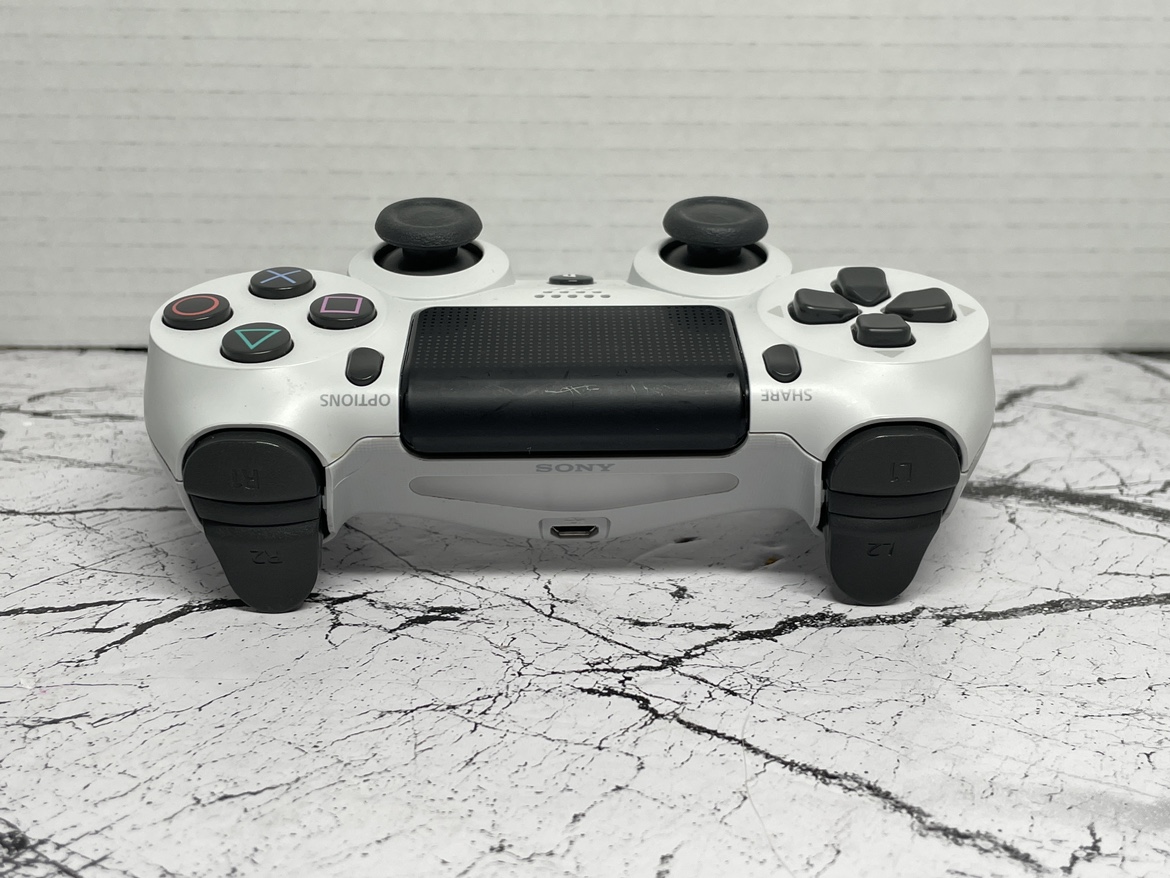 PS4 DualShock 4 Controllers (Black & White) - photo 3