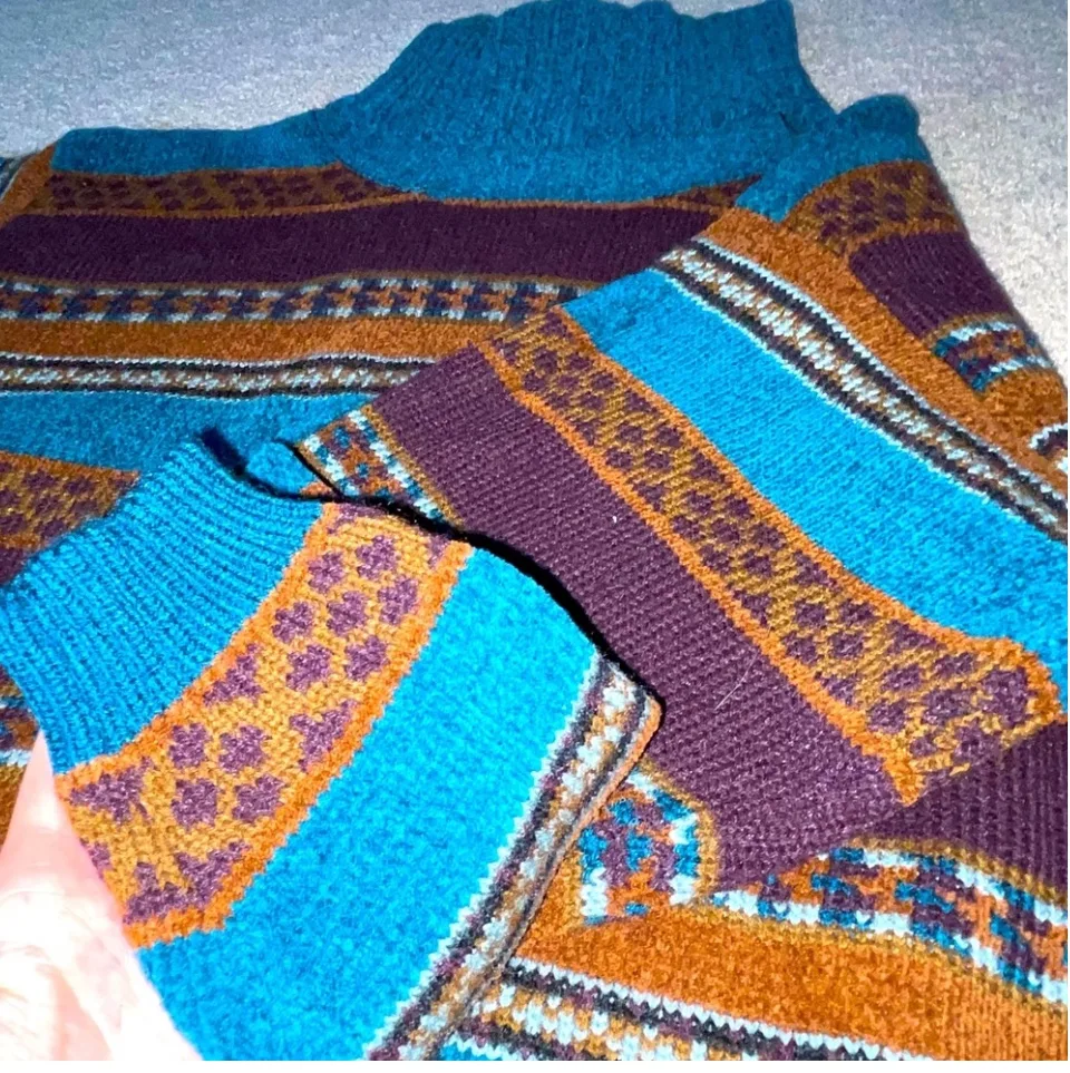 Vintage Maggie Jana Turtleneck Sweater image indicator(7)