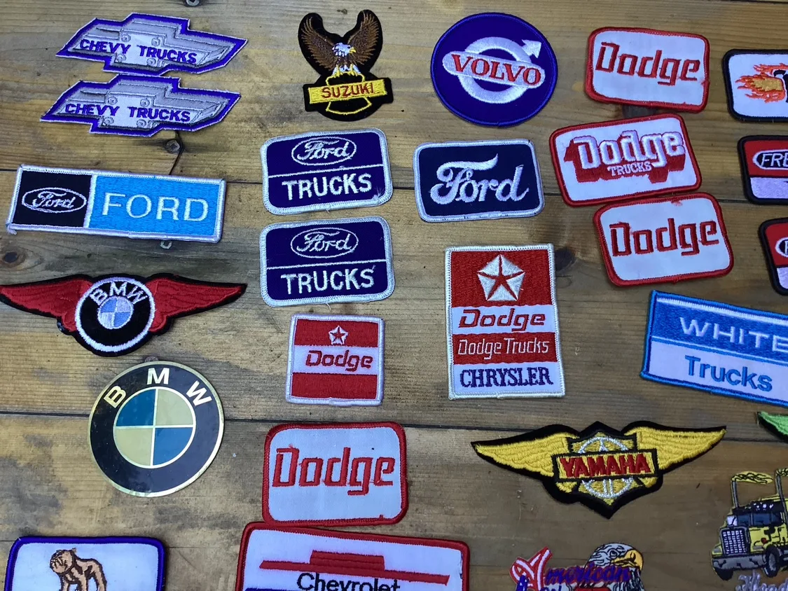 Crests MACK GMC FORD DODGE BMW VOLVO & more image indicator(5)