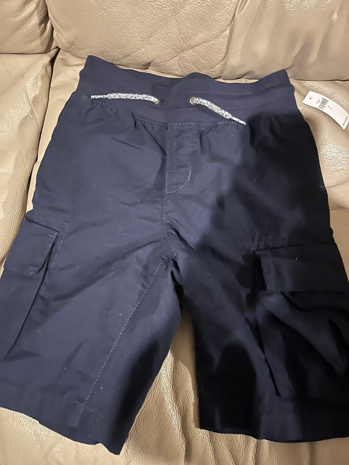 🥕Gap Kids Cargo Shorts - 6/7 kids NWT image indicator(2)