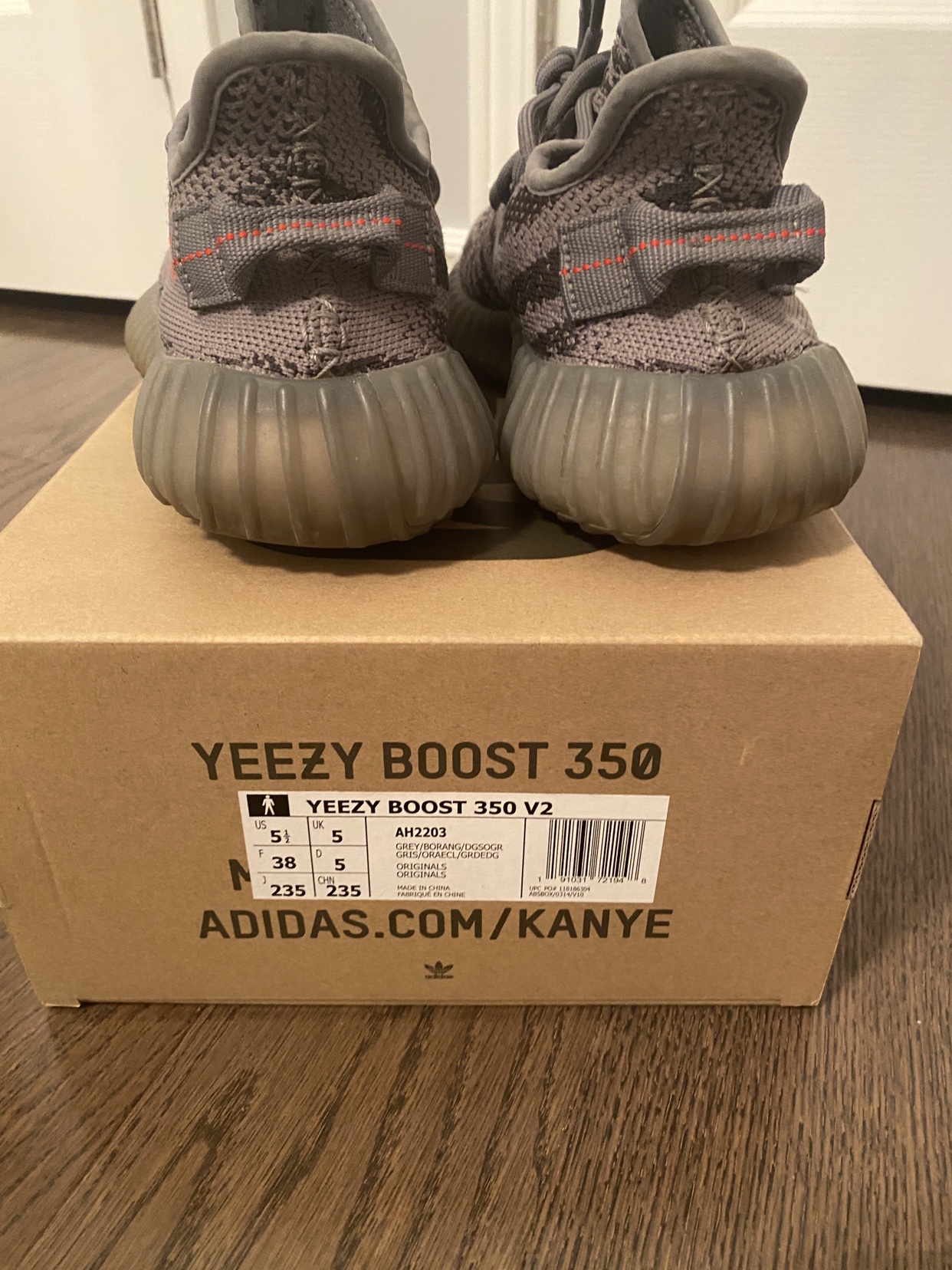 Yeezy Boost V2 - Beluga 2.0 (size 5.5) - photo 2