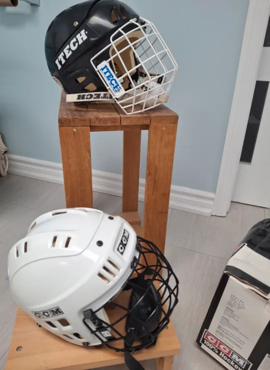 Junior Hockey Helmets thumbnail