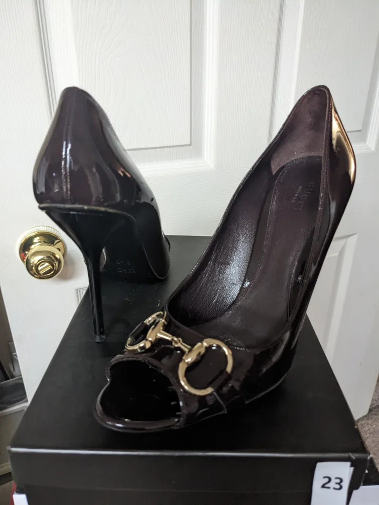 Gucci Patent Leather Heels (Authentic) image indicator(2)
