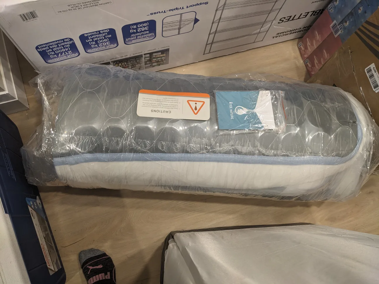 Brand New Hybrid Queen Mattress image indicator(3)