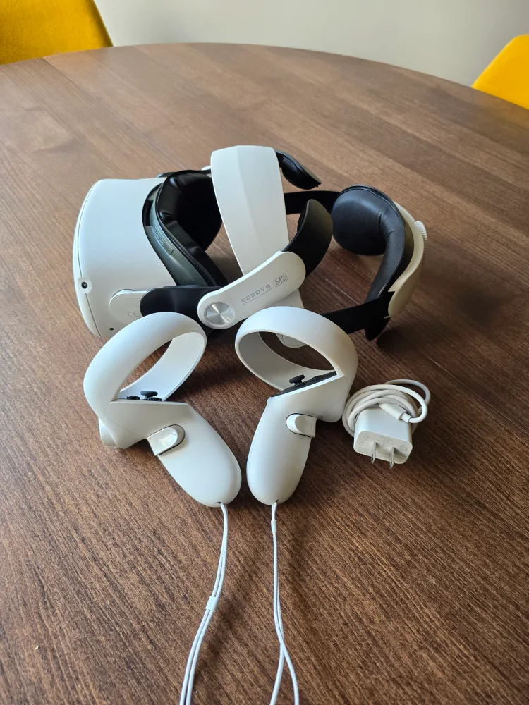 Meta Quest 2 VR Headset 64gb thumbnail