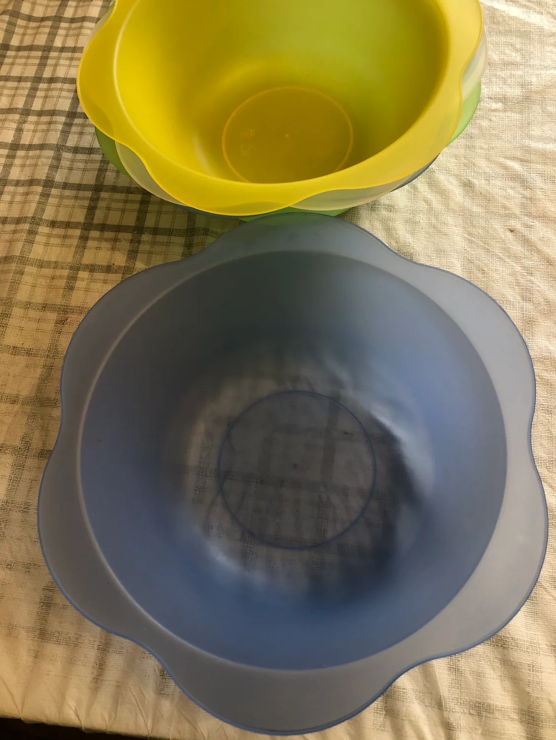 Set of 5 Mixing Plastic Bowls thumbnail