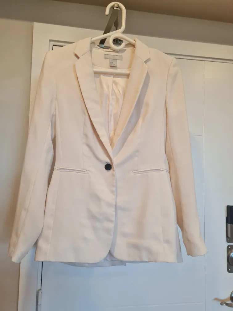 H&M White Blazer image indicator(6)