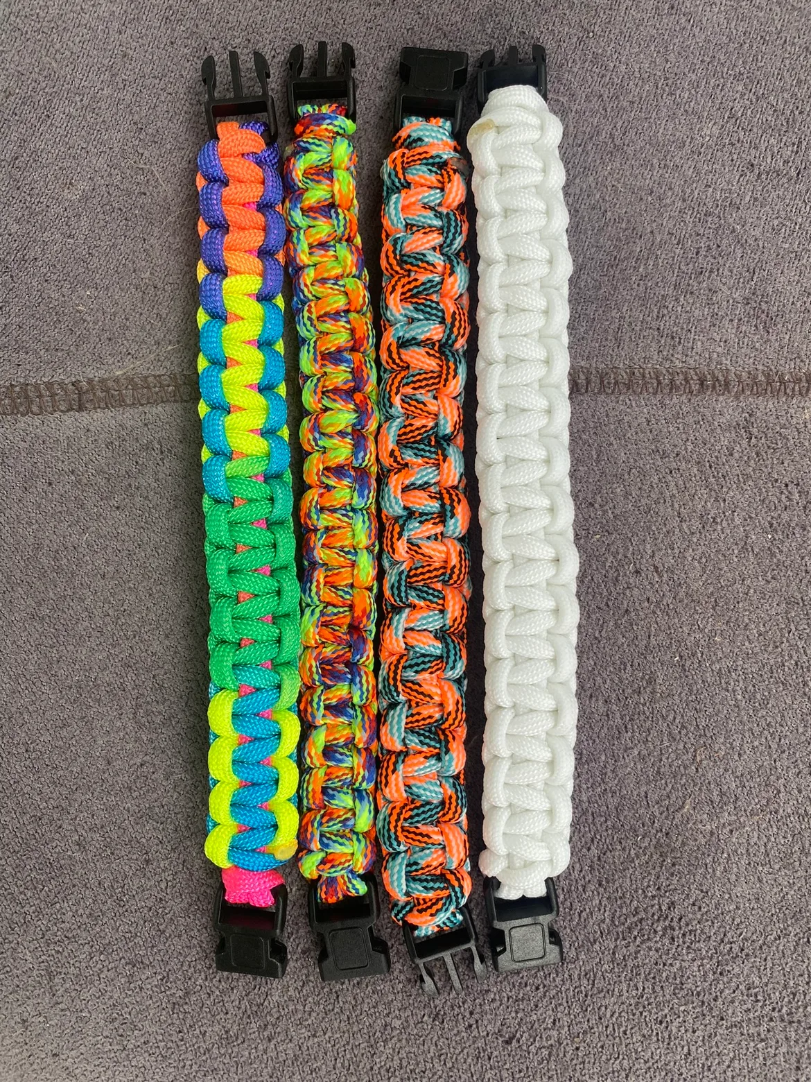 Paracord Bracelets image indicator(2)