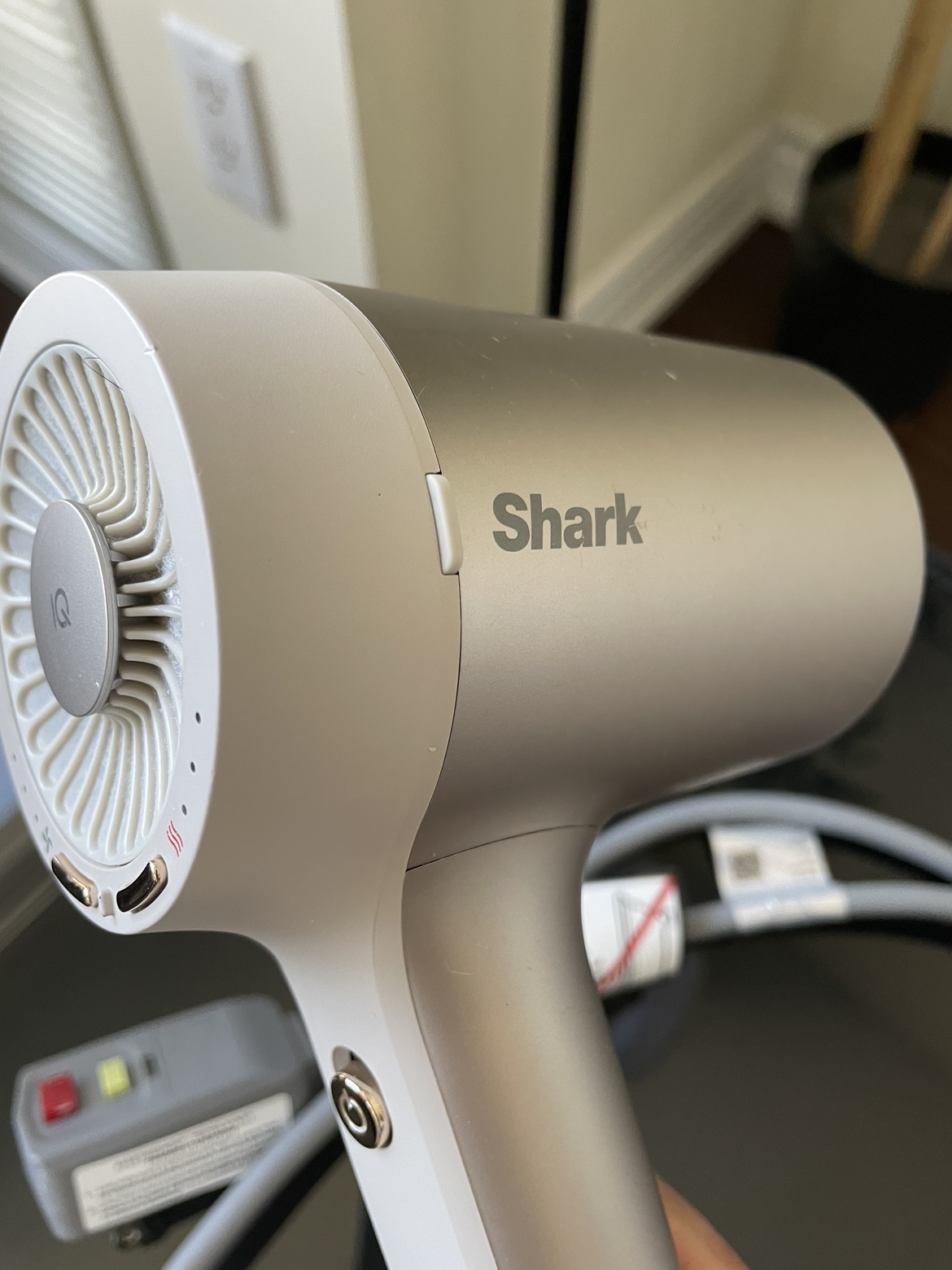 Shark hair dryer + attachments - photo 2