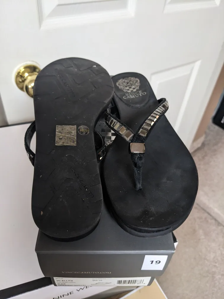 Vince Camuto Black Sandals image indicator(3)