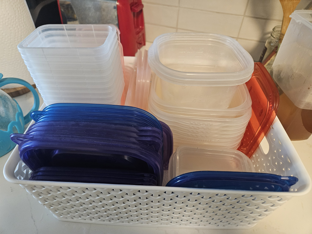 Assorted Plastic Storage Containers/Tupperware