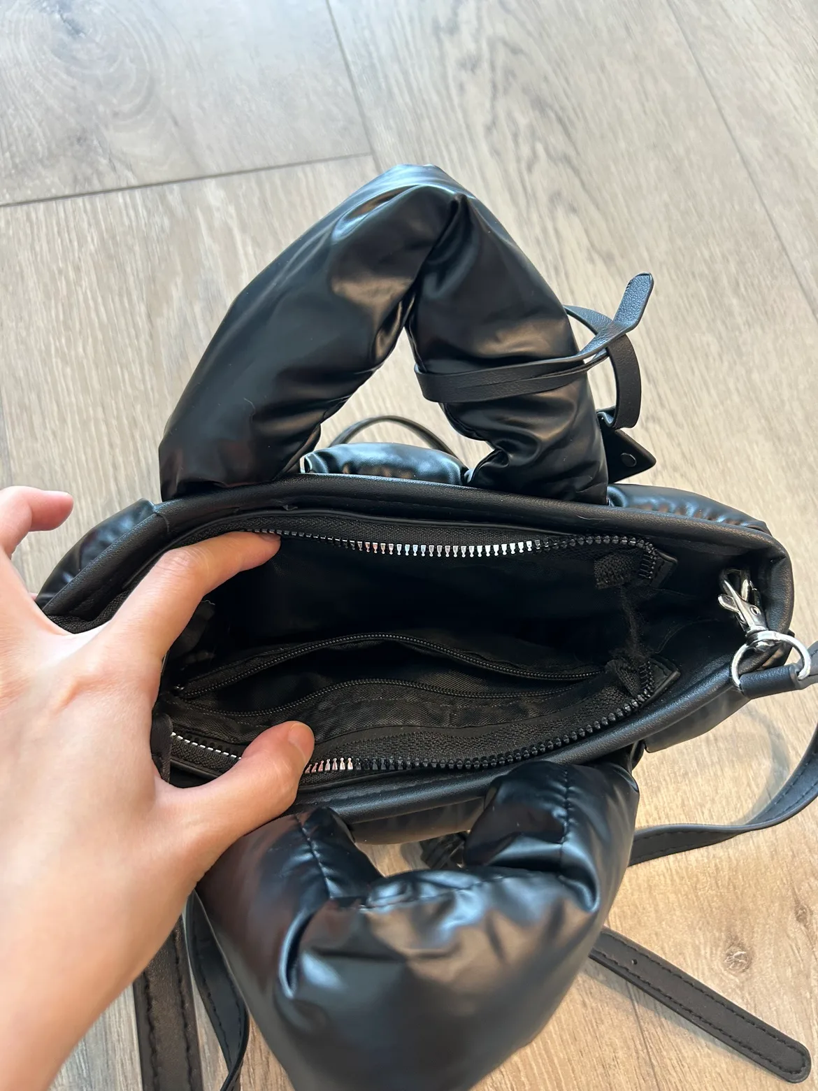 Black Quilted Padded Bag image indicator(2)