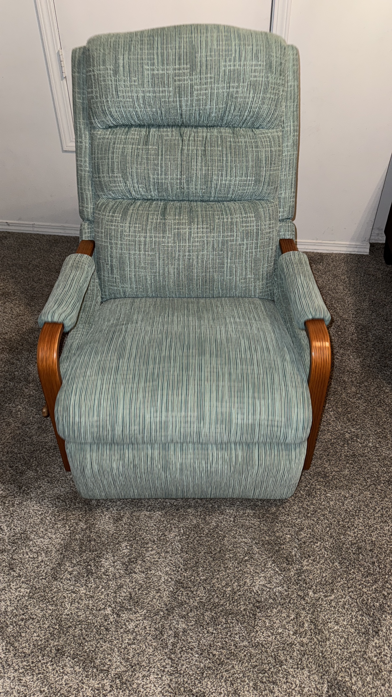 Recliner with Footrest - photo 2
