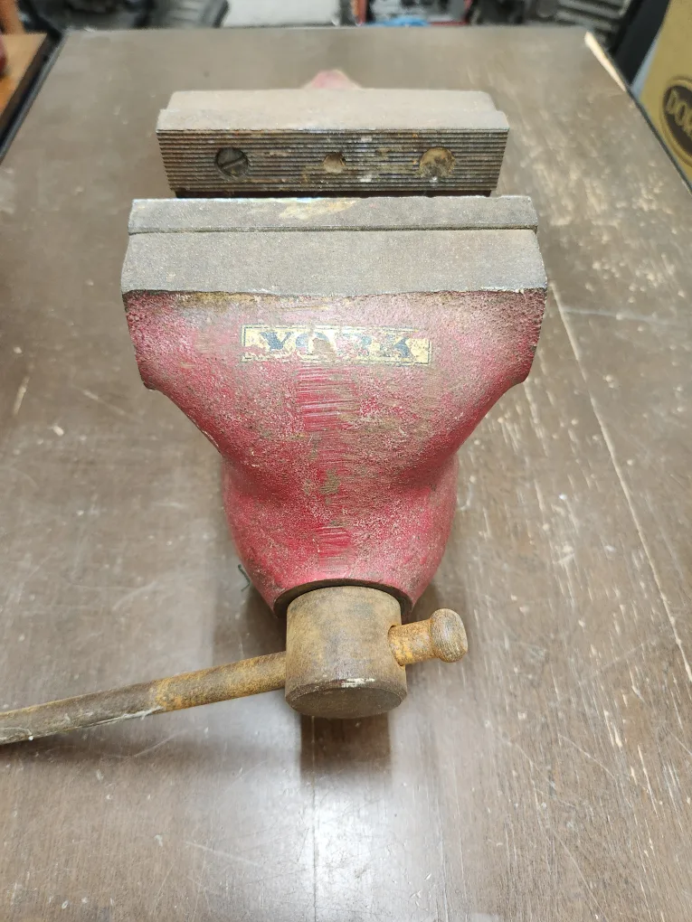 Vintage YORK Bench Vise thumbnail