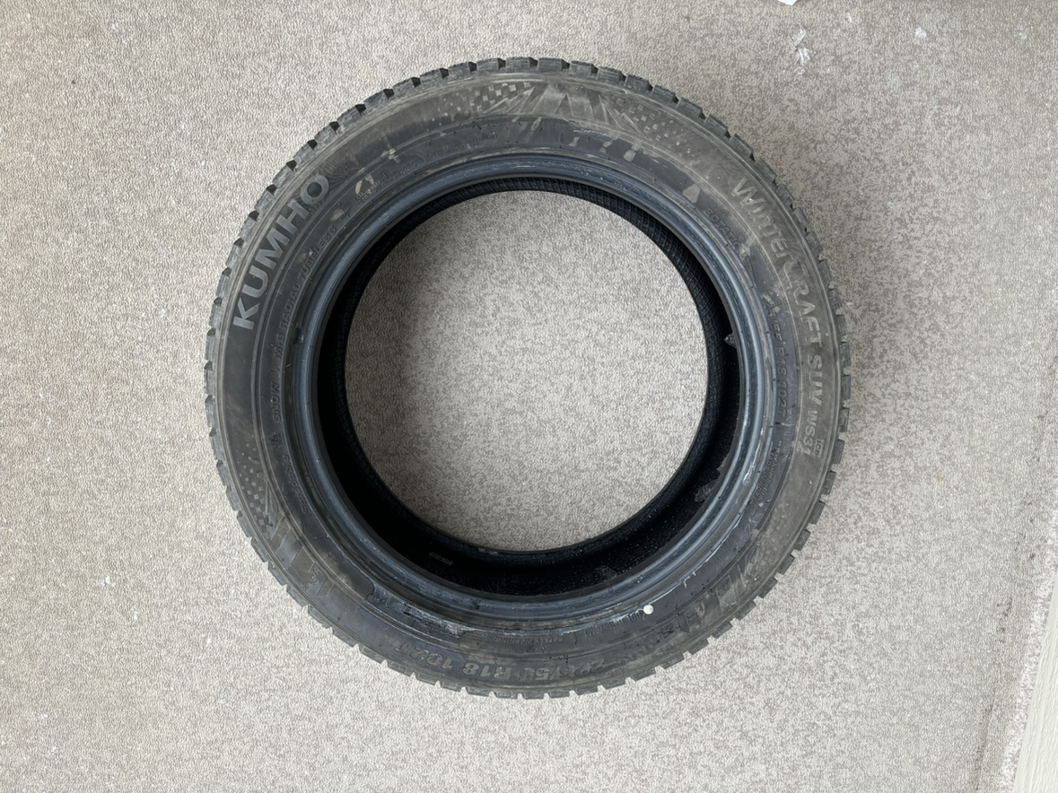 Kumho Winter ice set 225 55 18
