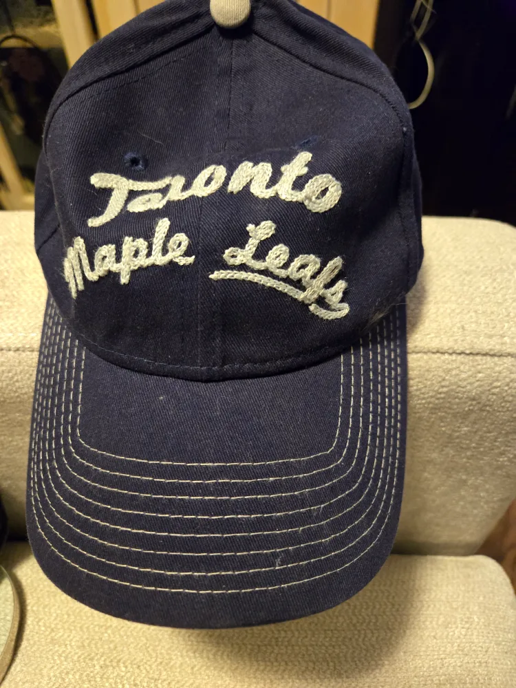 Toronto Maple Leafs Hat image indicator(2)