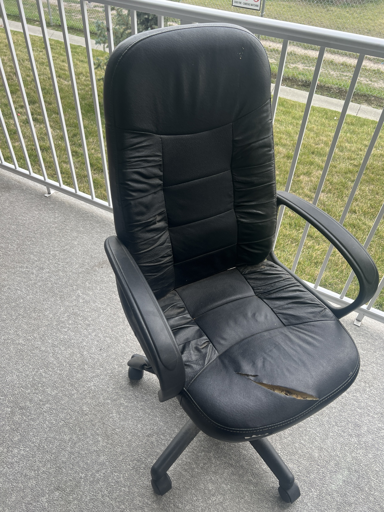 Black Office Chair - photo 3