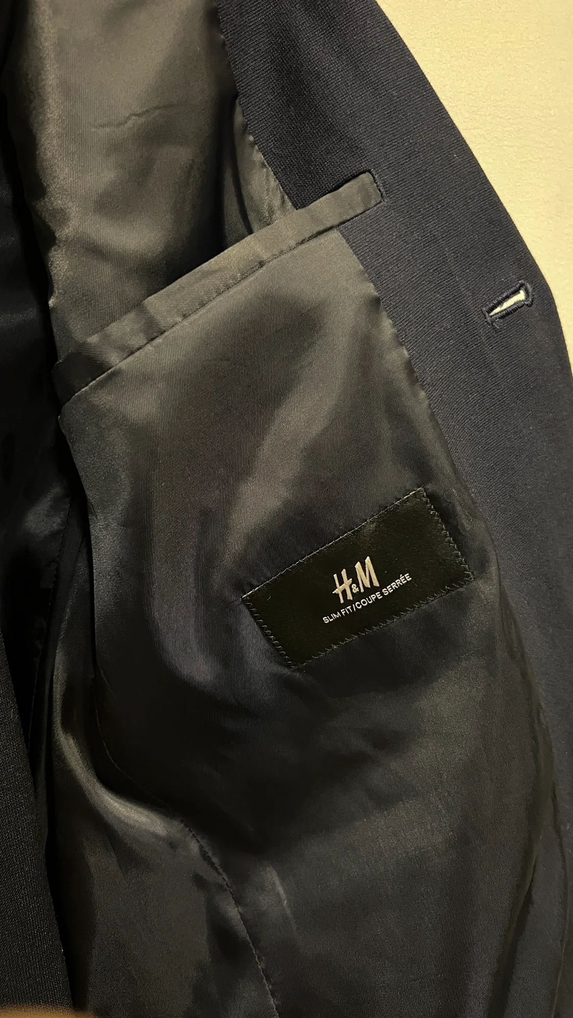 H&M Men's Black Suit (Jacket and Trousers) image indicator(6)