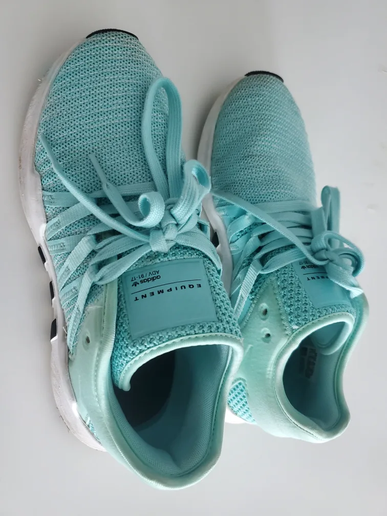 Adidas sneakers image indicator(2)