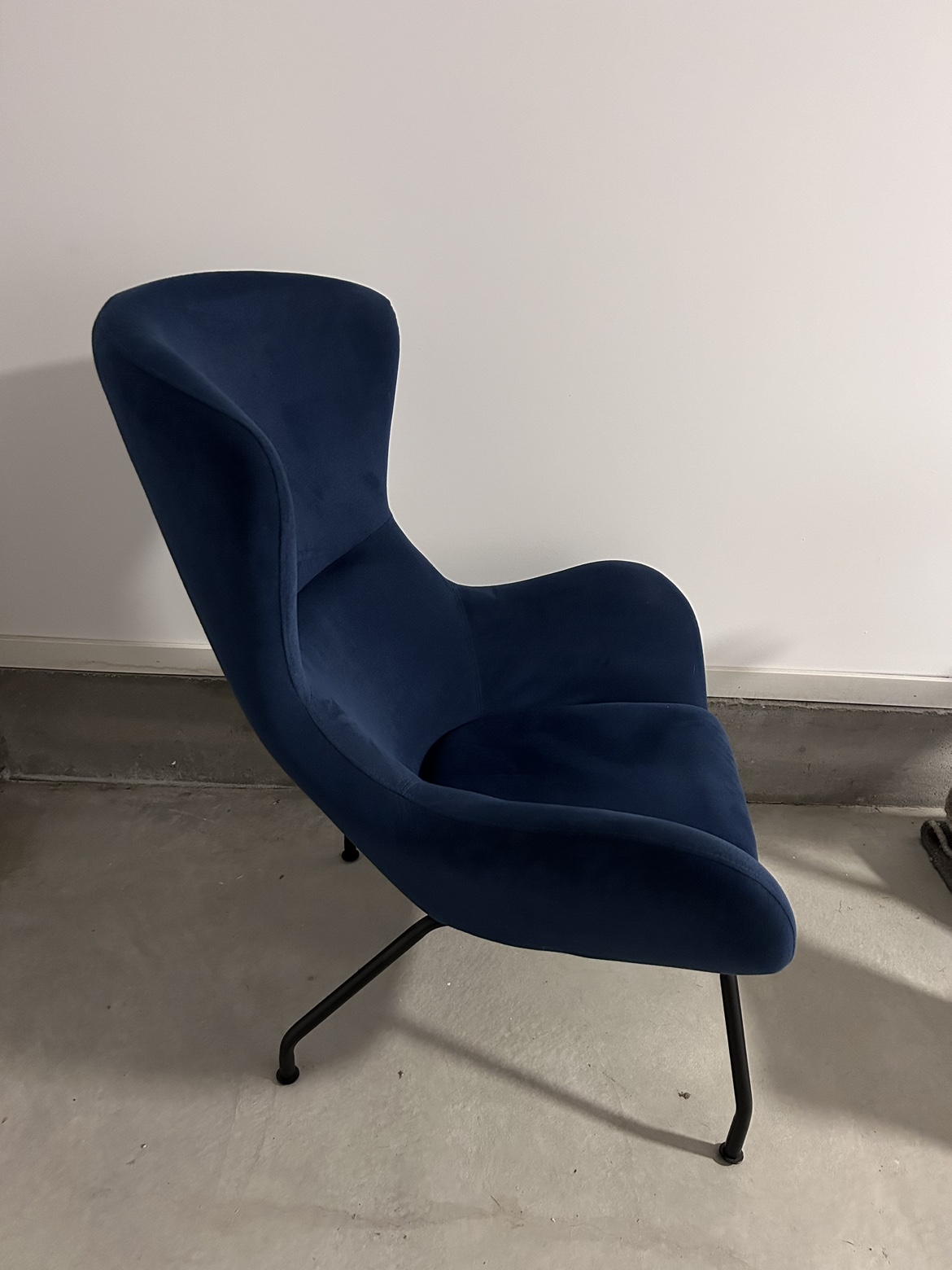 Retro Blue Velvet Accent Chair - photo 2