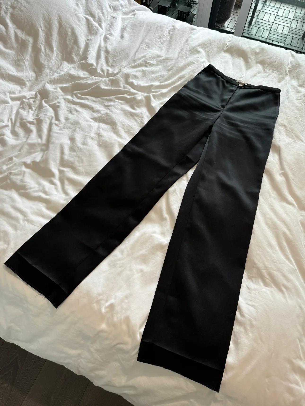 Free H&M Satin Material Black Pants Size US 2 thumbnail