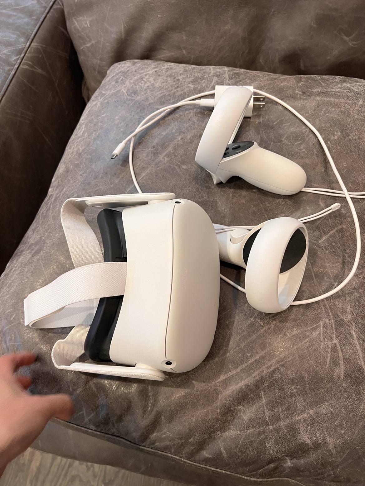 Oculus Meta Quest 2 VR Headset + Controllers, 128GB - photo 2