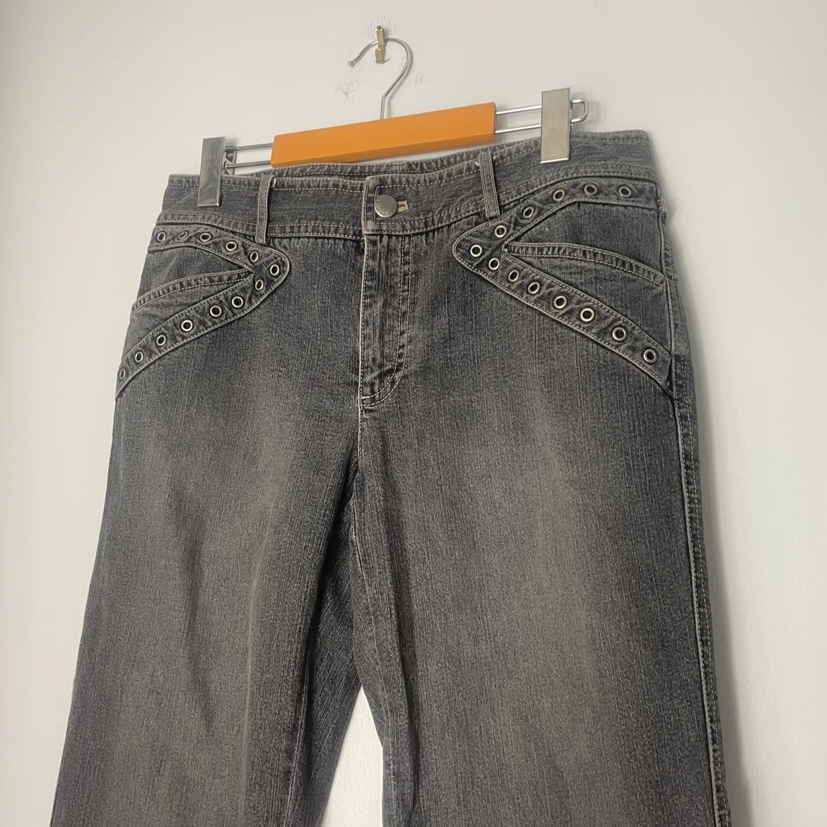 Elie Tahari Black Straight Leg Jeans Size 8 image indicator(3)