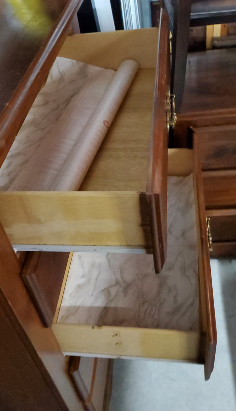 MOVE OUT SALE - Five Drawer Dresser - Need Gone ASAP - photo 4