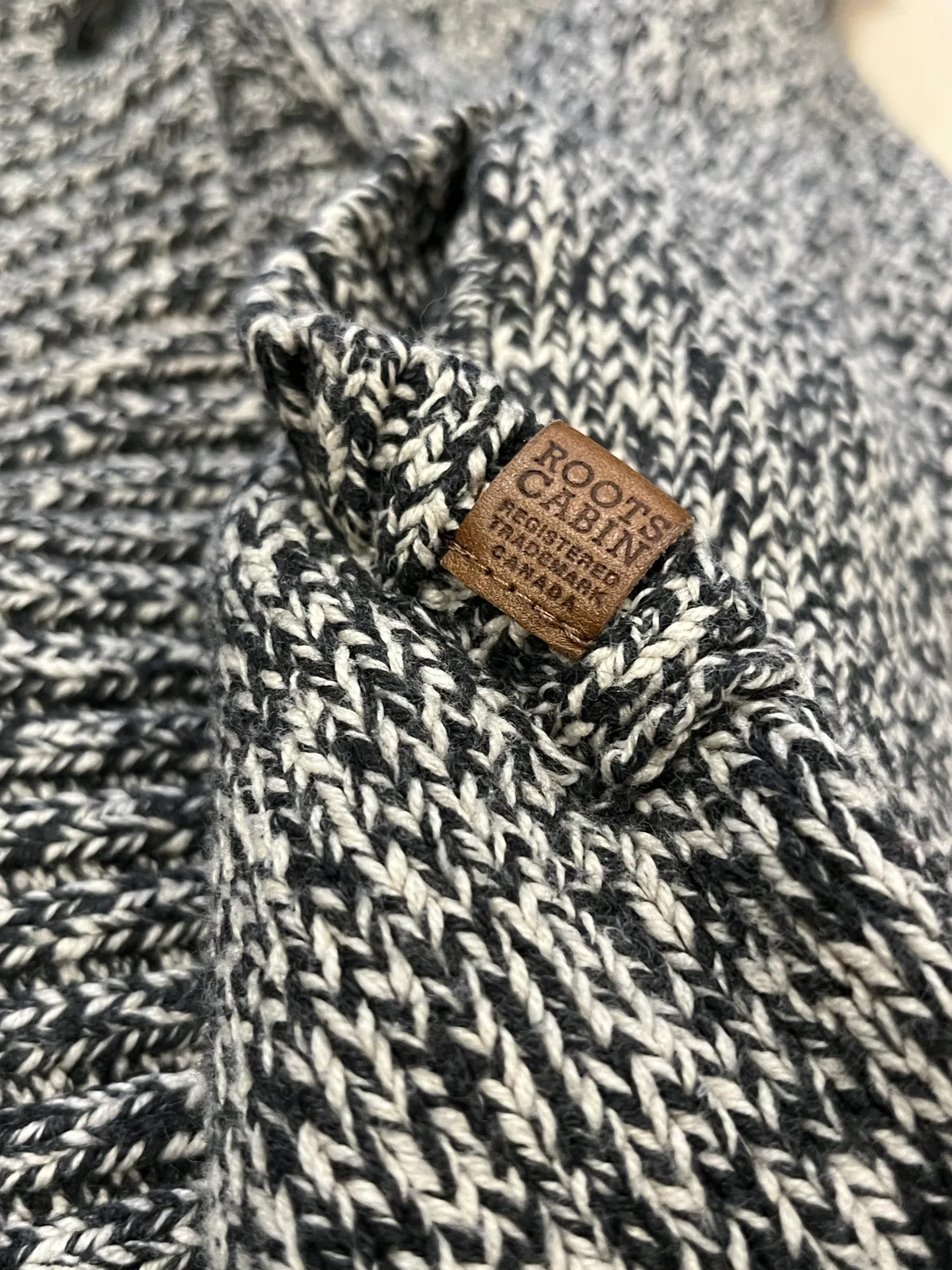Roots Cabin Cardigan image indicator(4)
