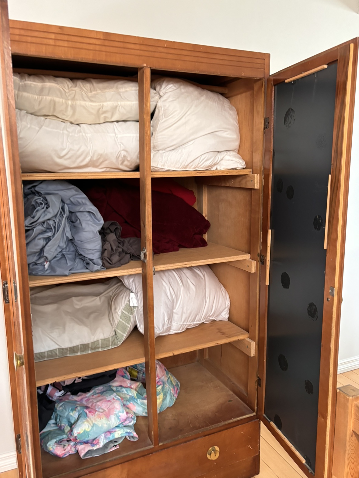 Vintage Canadian Armoire - photo 2