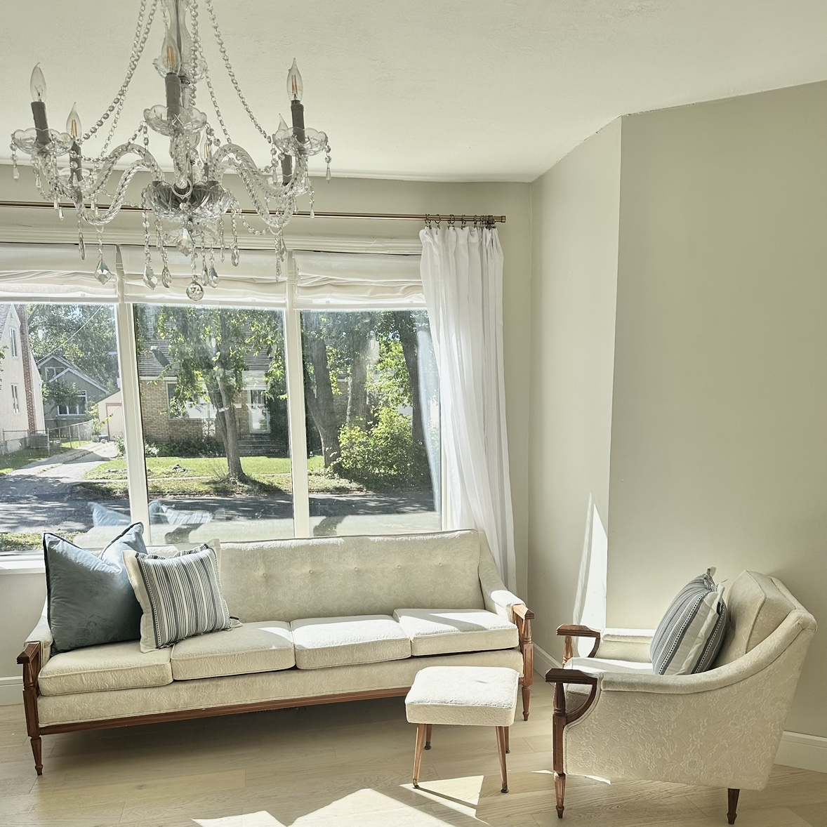 Set of Ivory White 4-seat sofa and armchair with ottoman - photo 3