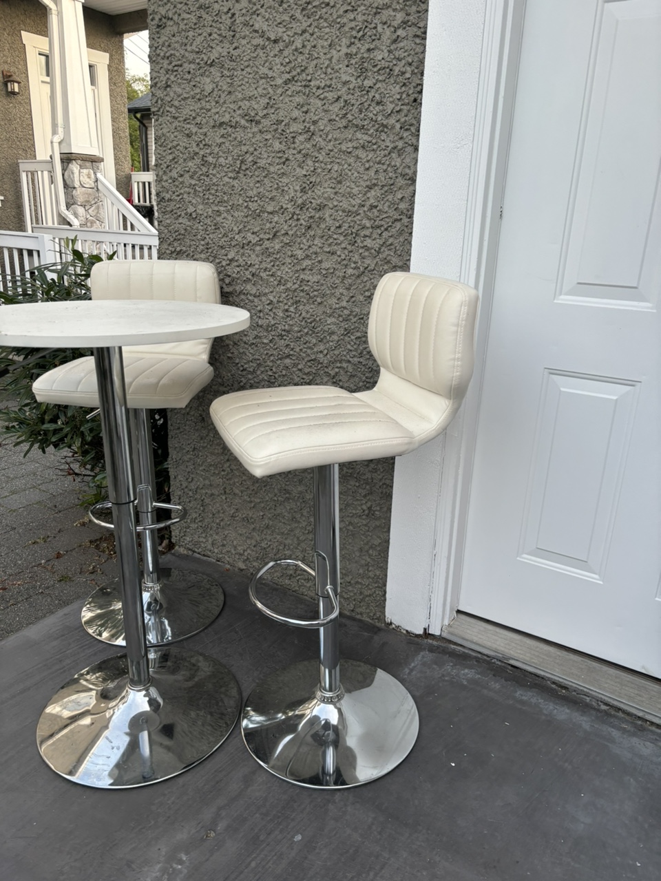 Bar Table and Stools Set - photo 2