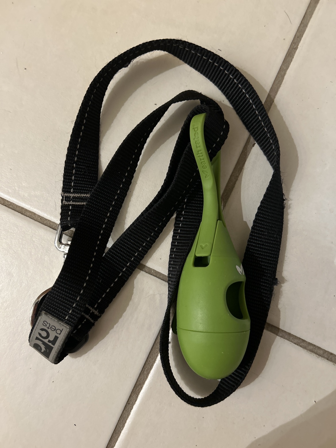 Leash. + dog poop bag holder #freecycle