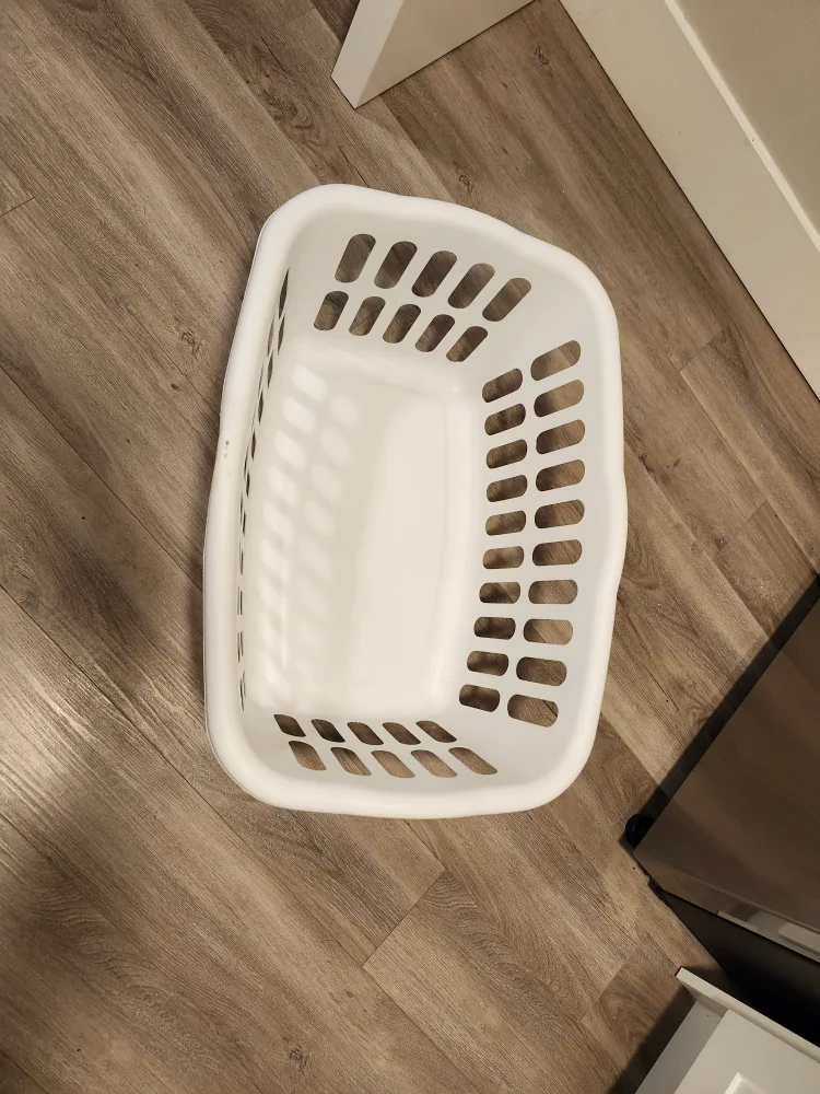 White Laundry Basket image indicator(4)