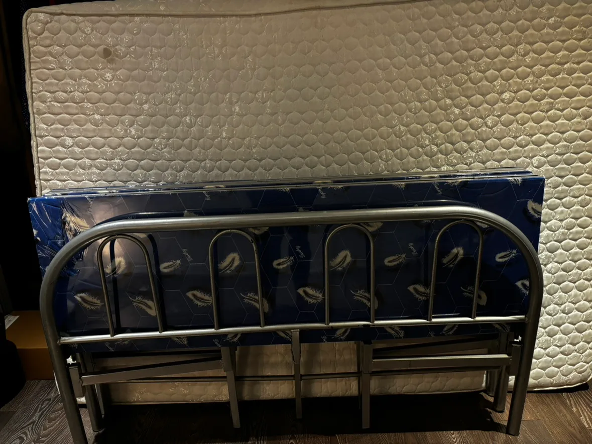 Double foldaway camp bed frame and mattress image indicator(4)