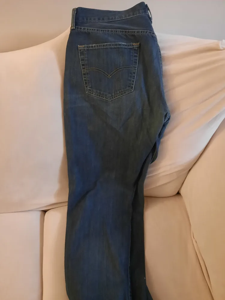 Authentic Levi's 501 mens size 36 x 32 image indicator(6)