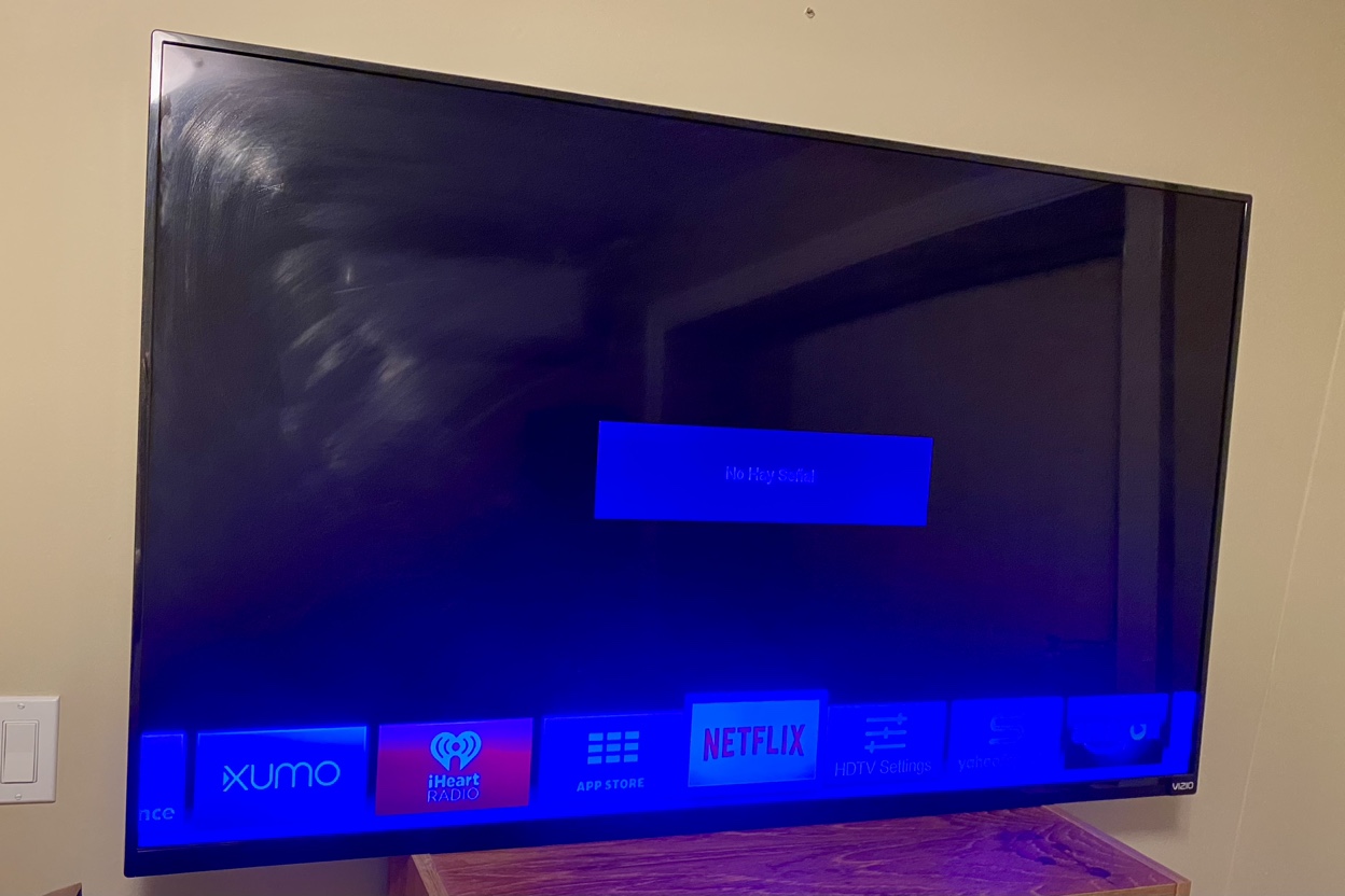 Vizio 58" Smart TV 🧡 - photo 2