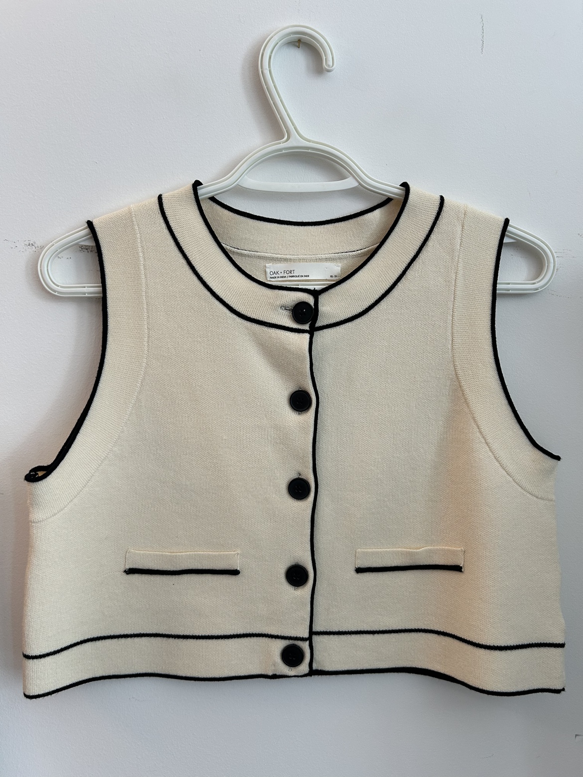 Crop button vests