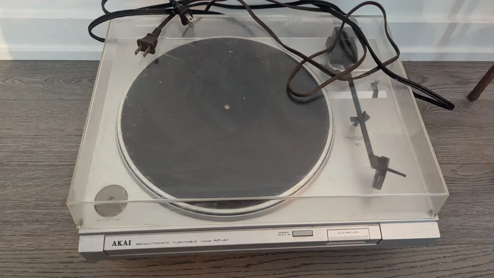 Akai AP-A1 Turntable  / vintage record player thumbnail