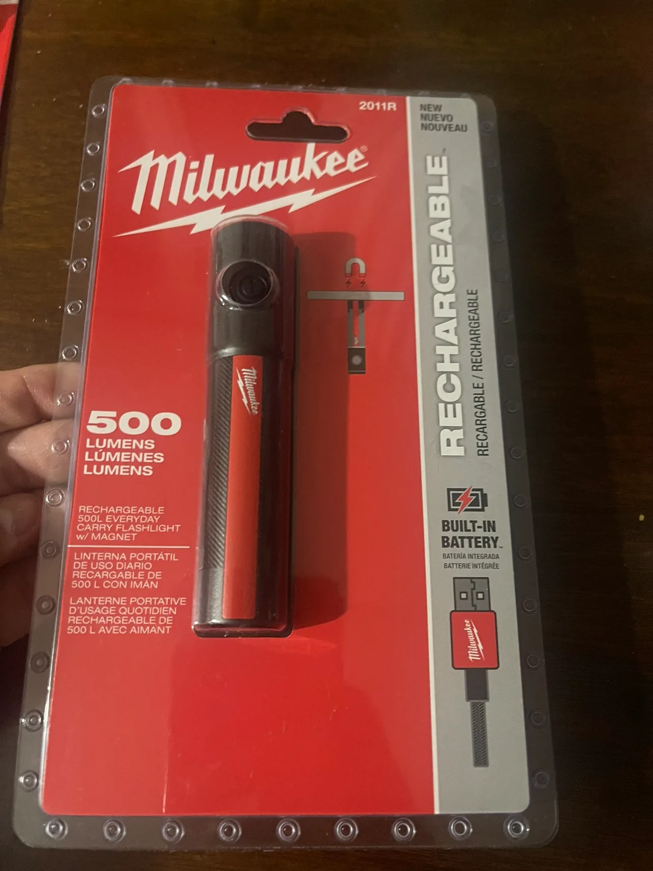 Milwaukee Tool 500 Lumens flash light with magnet thumbnail