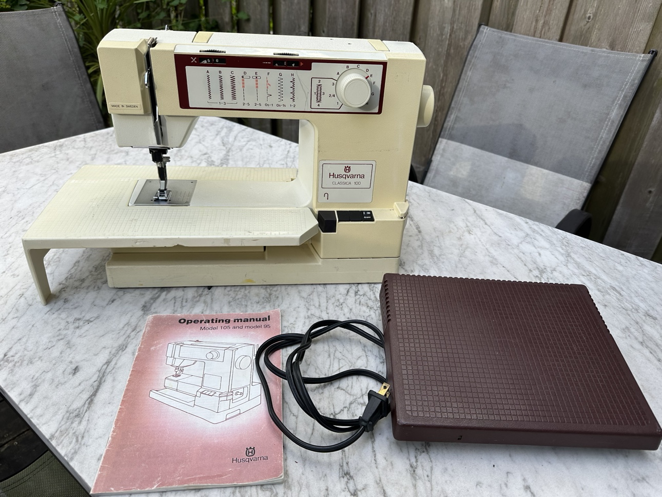 Husqvarna Classica 100 Sewing Machine - photo 4