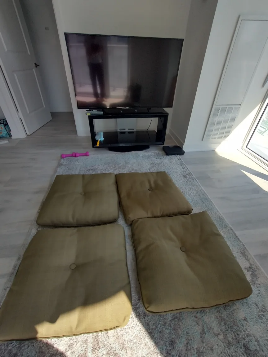 Comfy Green Cushions (GTA) thumbnail