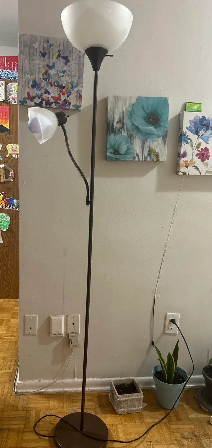 Floor Lamp thumbnail