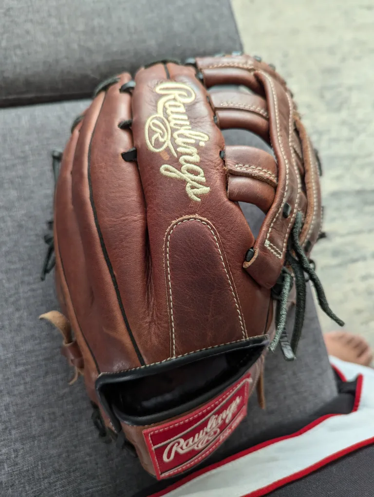 Rawlings Baseball Glove thumbnail