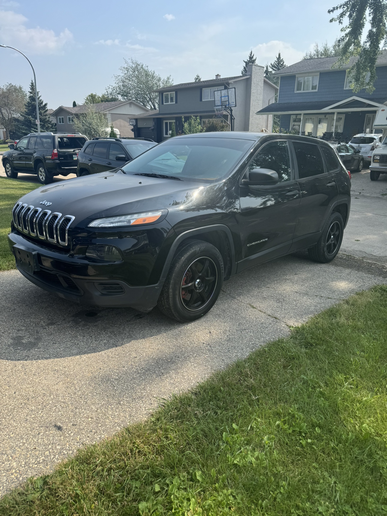 Jeep Cherokee - photo 3