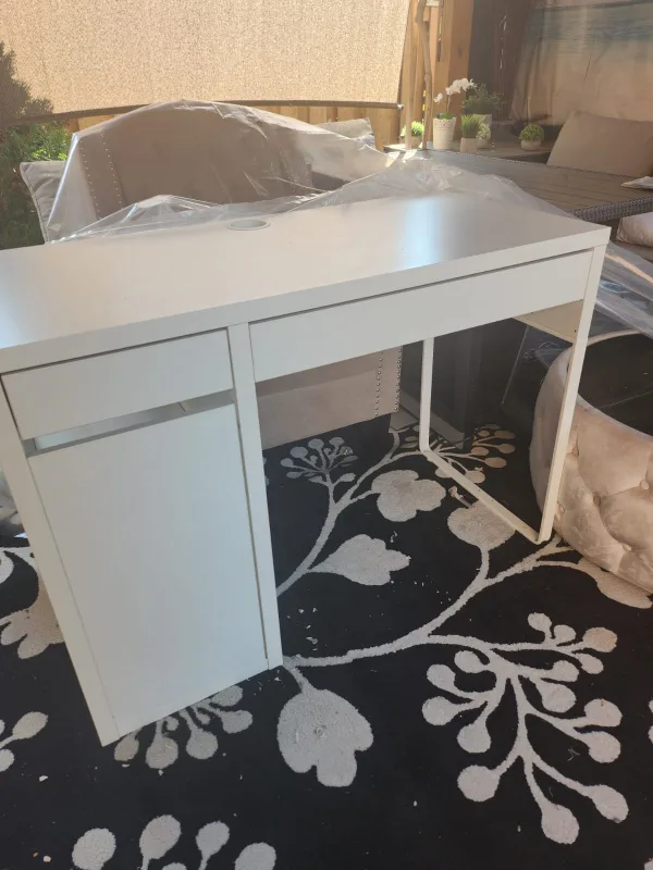 Ikea white study desk thumbnail