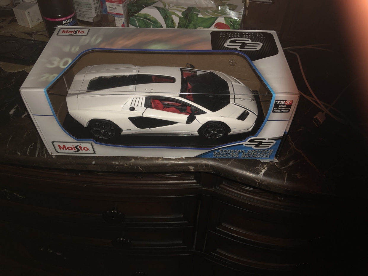 Car model 1:18