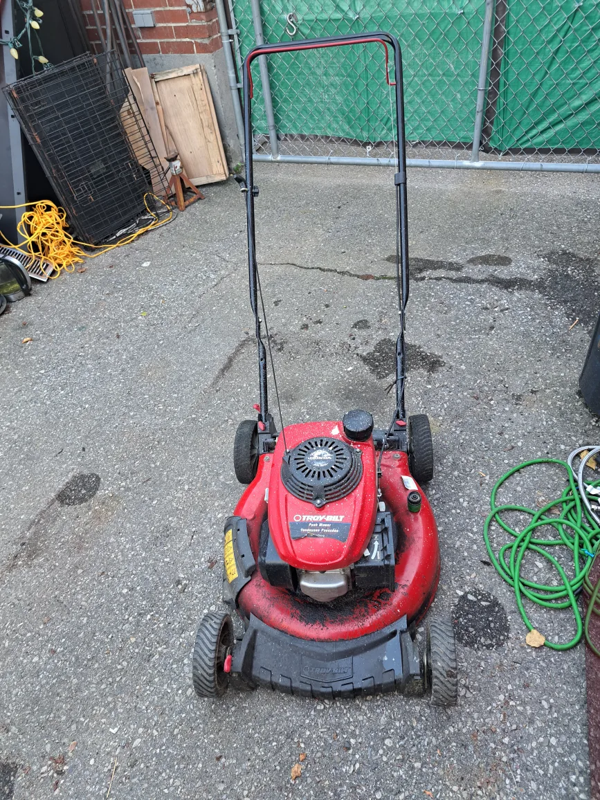 Honda gas lawnmower thumbnail