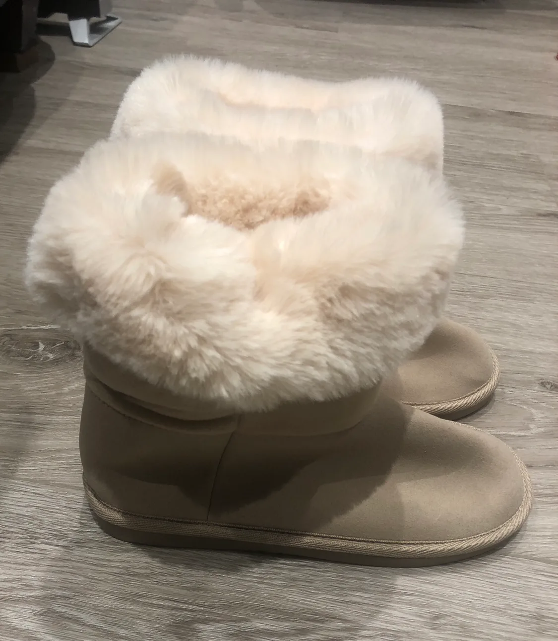 Women’s Boots image indicator(3)